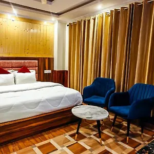 **** Hotel Divine Hill India